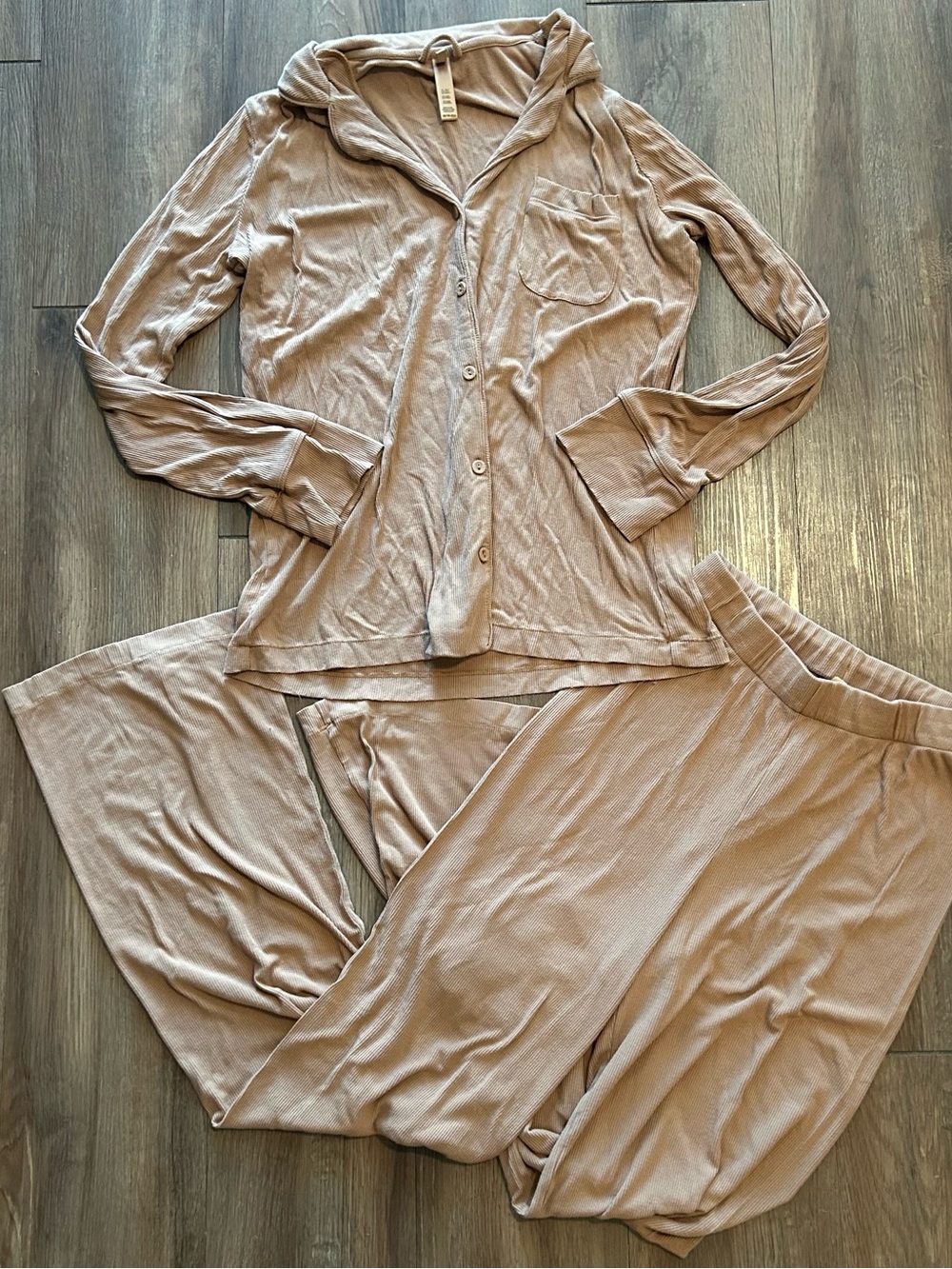 Skims Light Brown Ribbed Pajama Set Xs Long Sleeve Button Down
